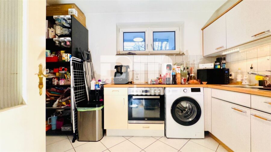 (R)eserviert!Kompakte Zweizimmerwohnung mit Balkon, Kellerraum - Küche / Einbauküche